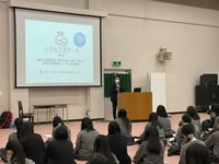 ▲大阪成蹊女子高等学校での講演の様子